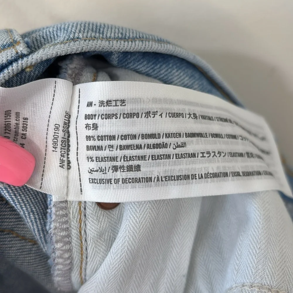 Abercrombie & Fitch The 4” Mom Short Curve Love High Rise Size 25 - Picture 8 of 8